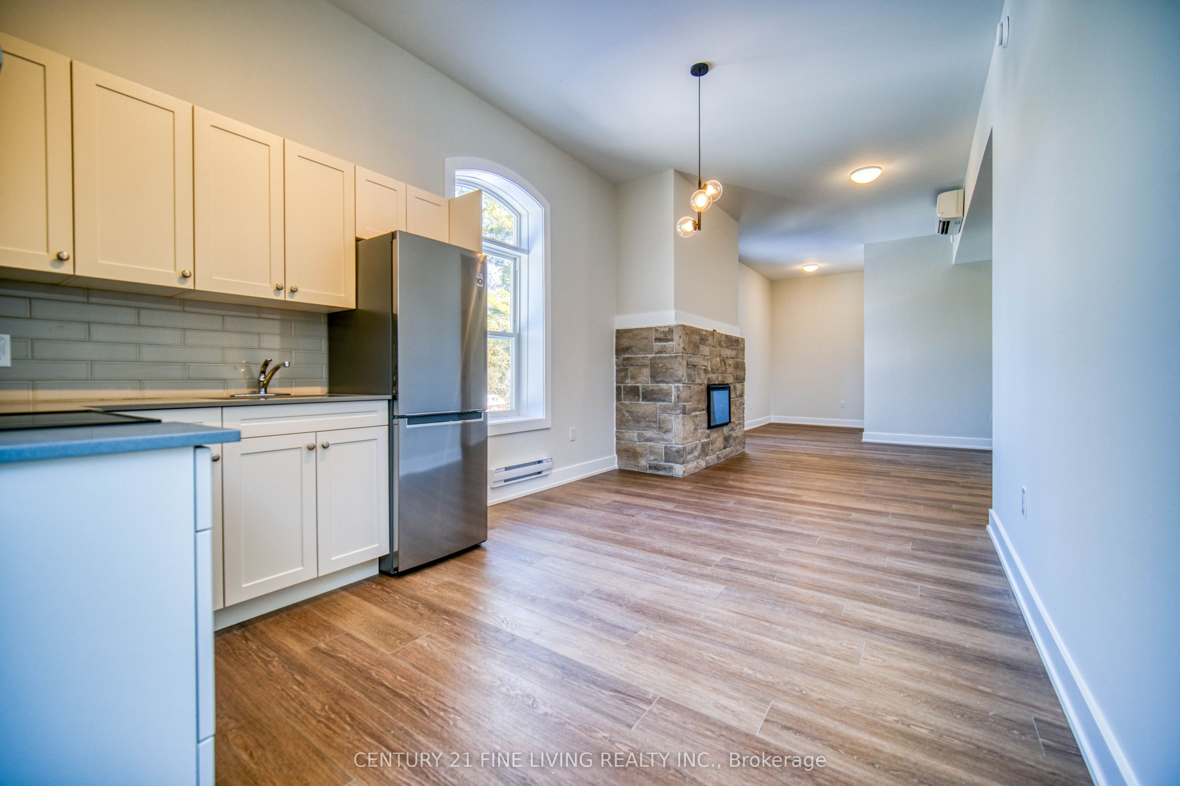 #201 - 1614 Ridge Road Property Photo 3