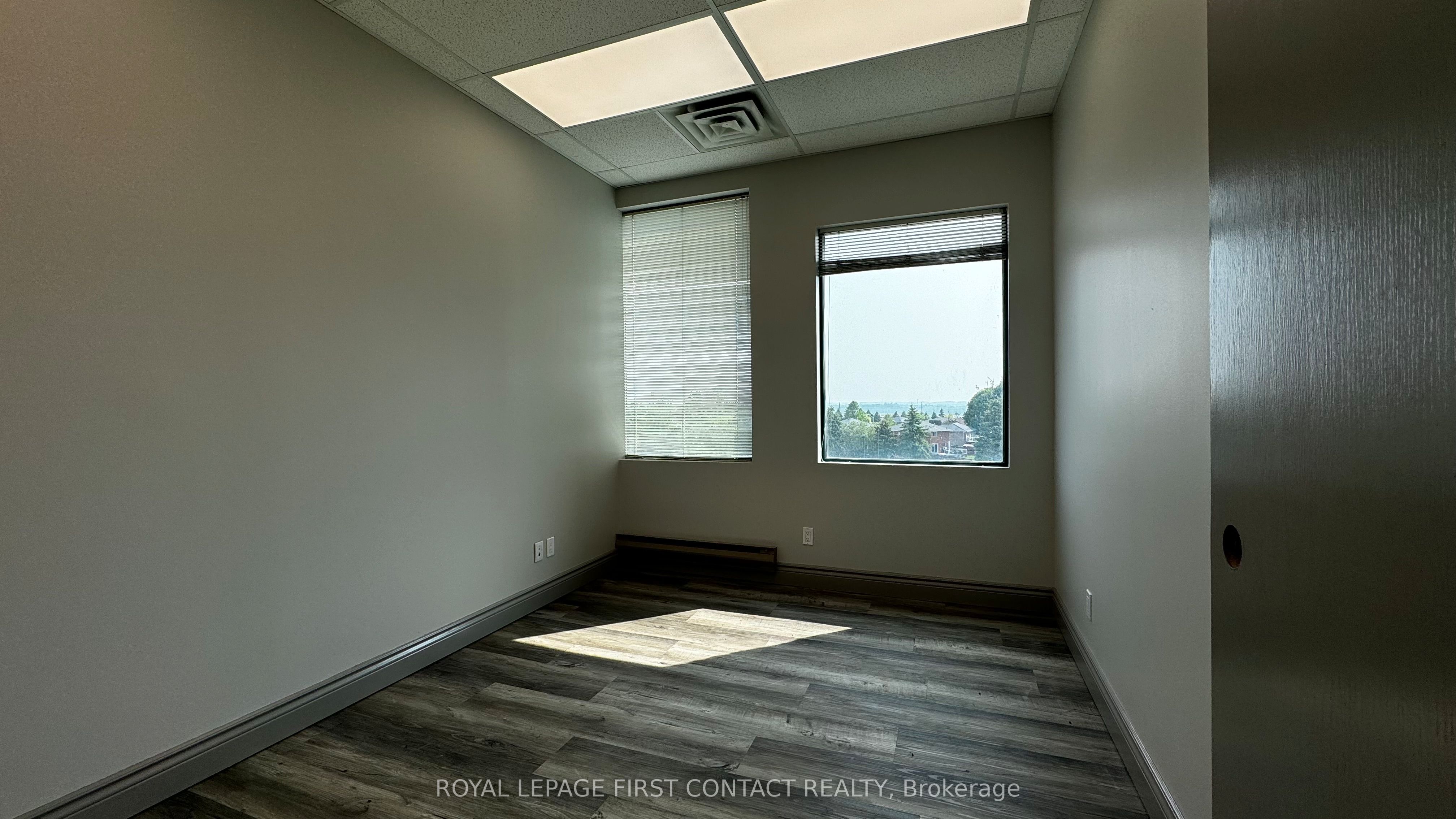#310 - 190 Cundles Road Property Photo 6