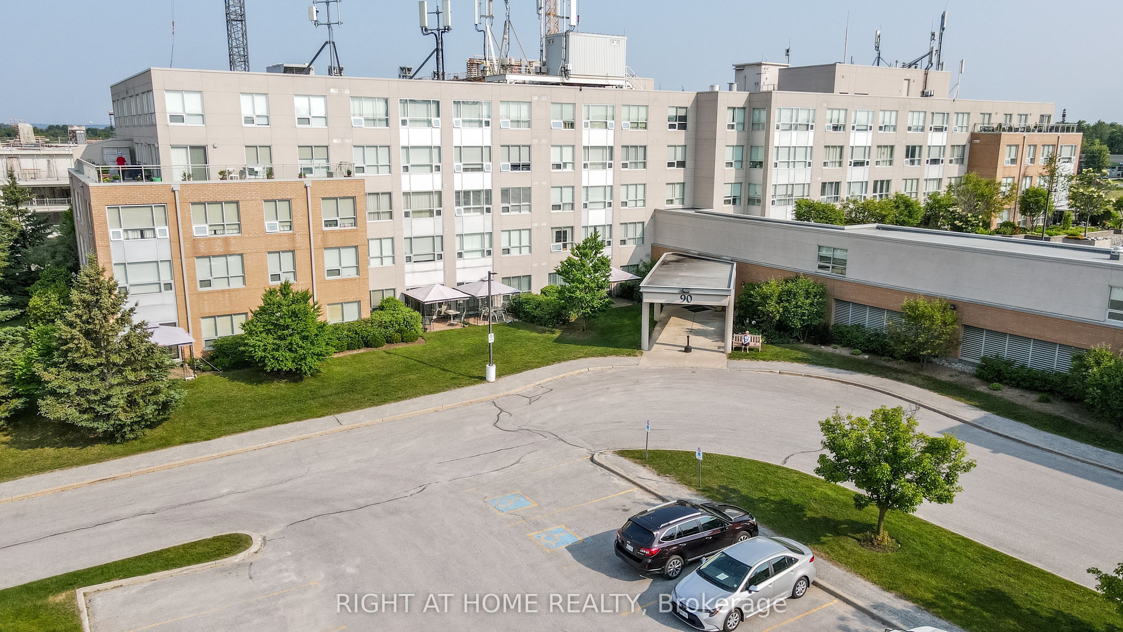 #507 - 90 Dean Avenue Property Photo 1