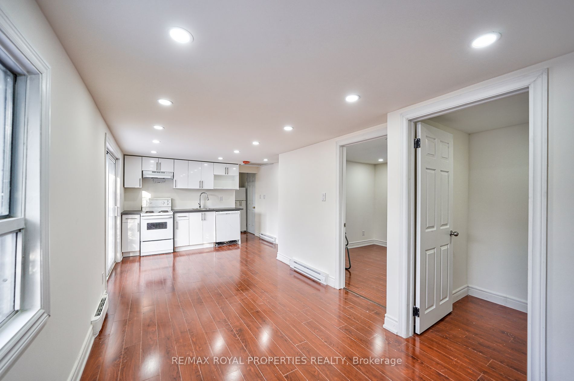8144 Laidlaw Ave Property Photo 2