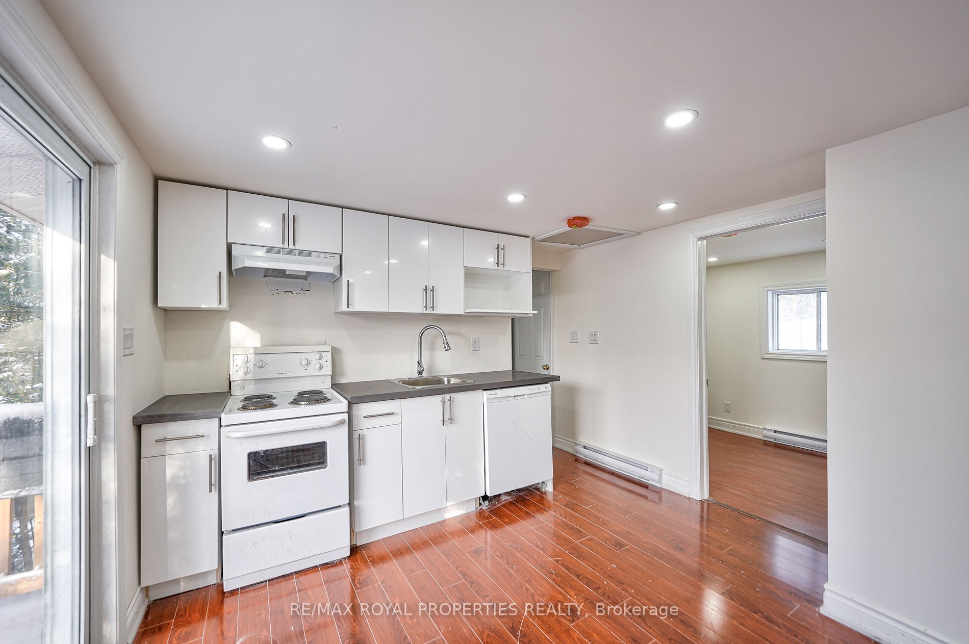 8144 Laidlaw Ave Property Photo 14
