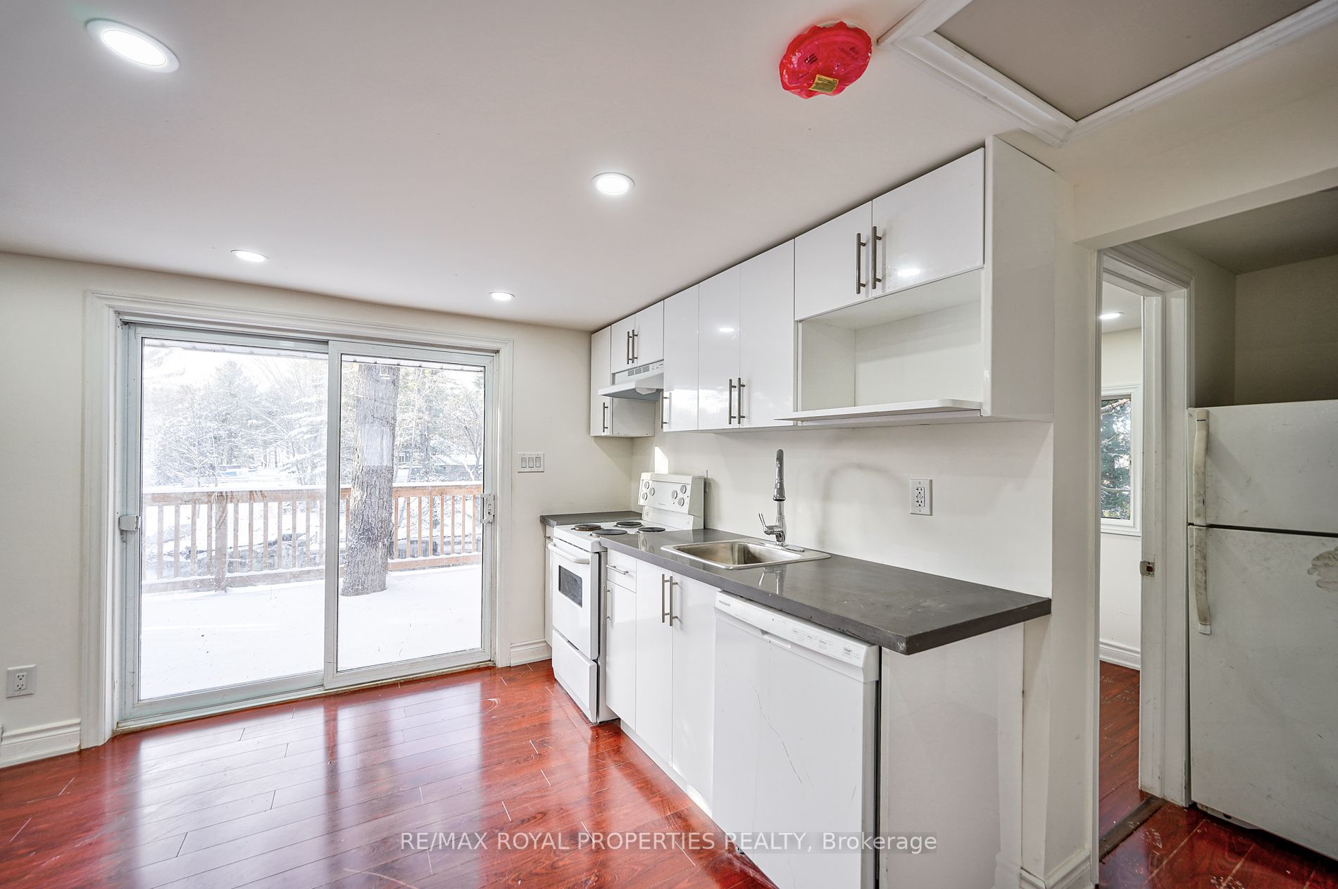 8144 Laidlaw Ave Property Photo 15