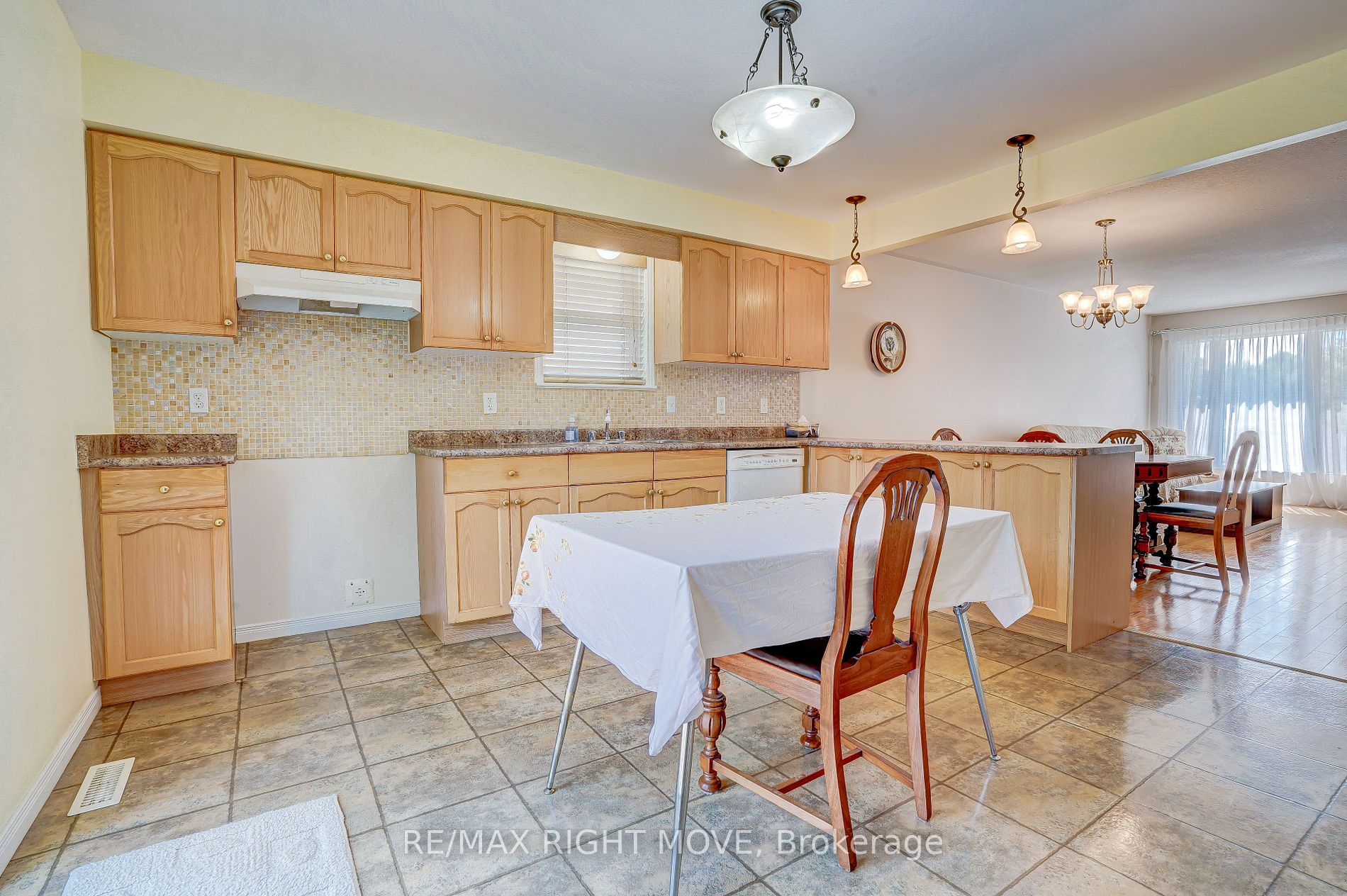 32 Jordon Cres Property Photo 3