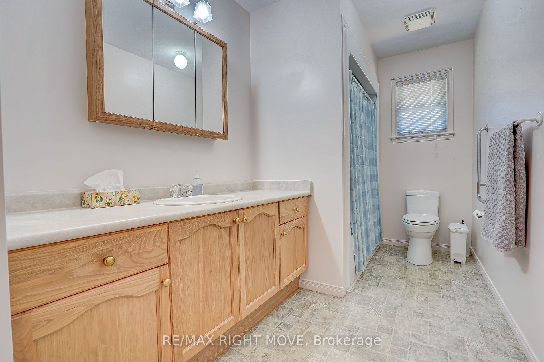 32 Jordon Cres Property Photo 11