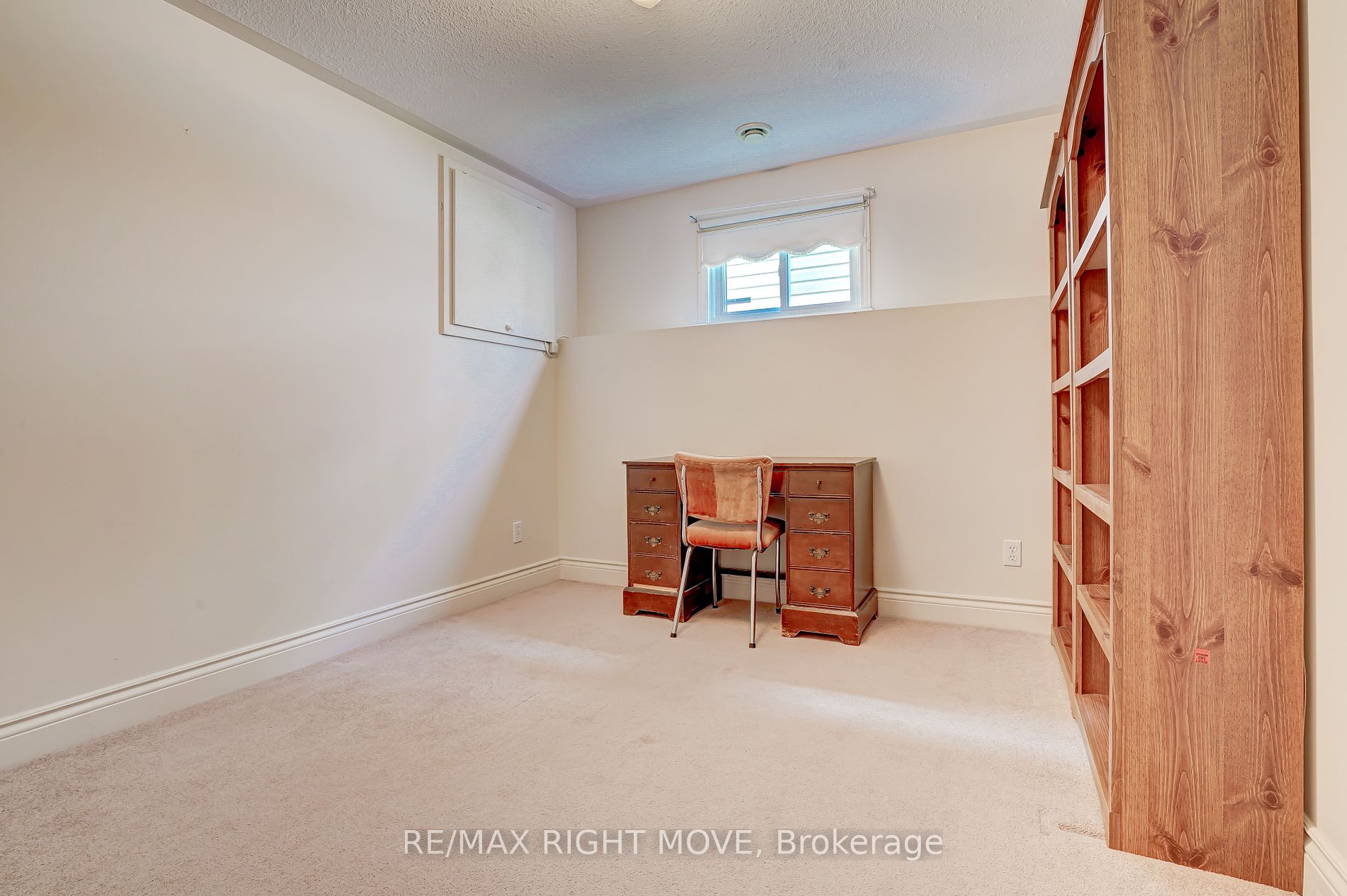 32 Jordon Cres Property Photo 16