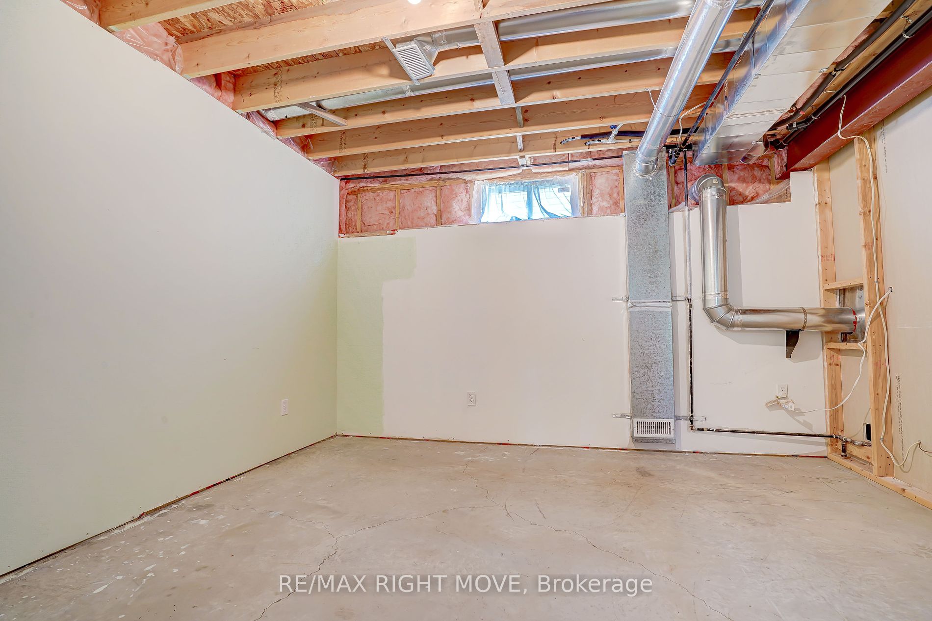 32 Jordon Cres Property Photo 19