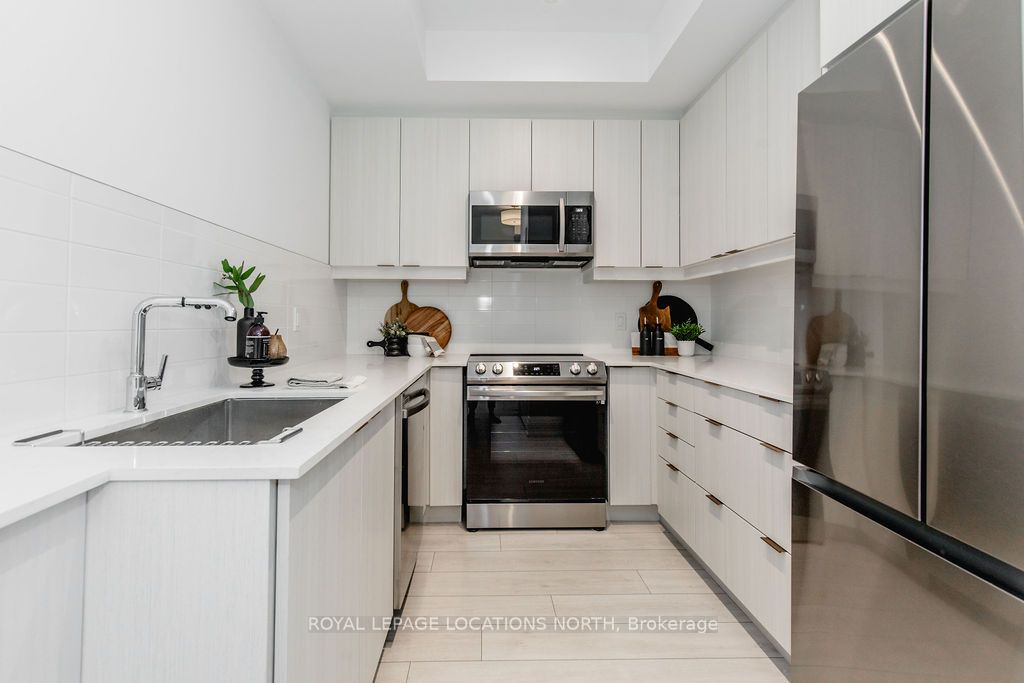 #215 - 1 Hume Street Property Photo 8