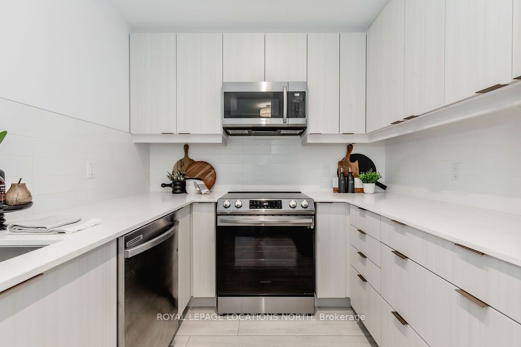 #215 - 1 Hume Street Property Photo 9