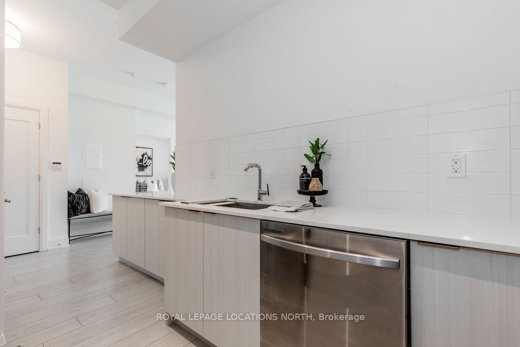 #215 - 1 Hume Street Property Photo 10