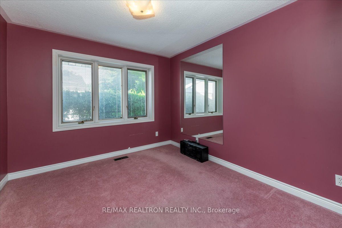 16 Tower Cres Property Photo 13