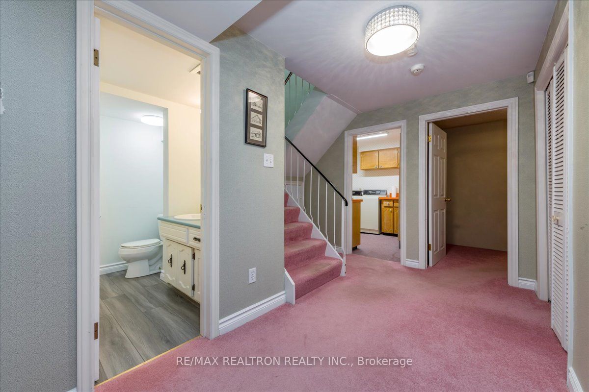 16 Tower Cres Property Photo 15