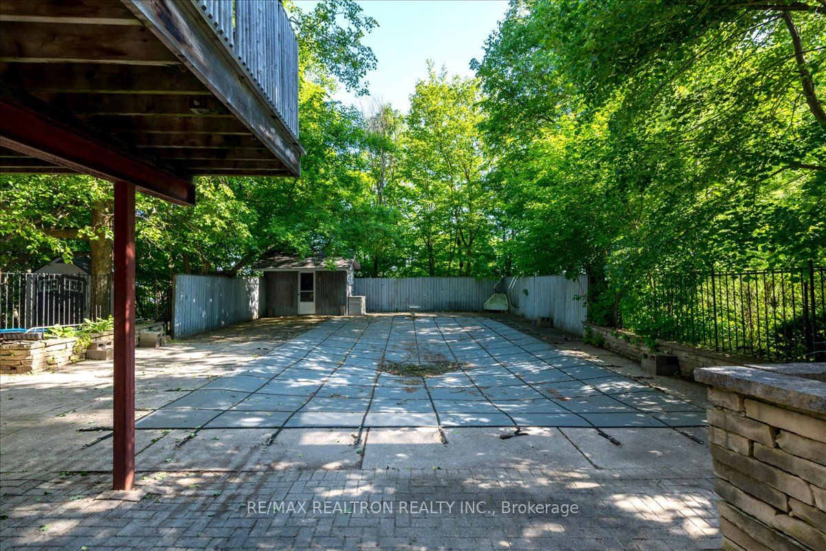 16 Tower Cres Property Photo 25
