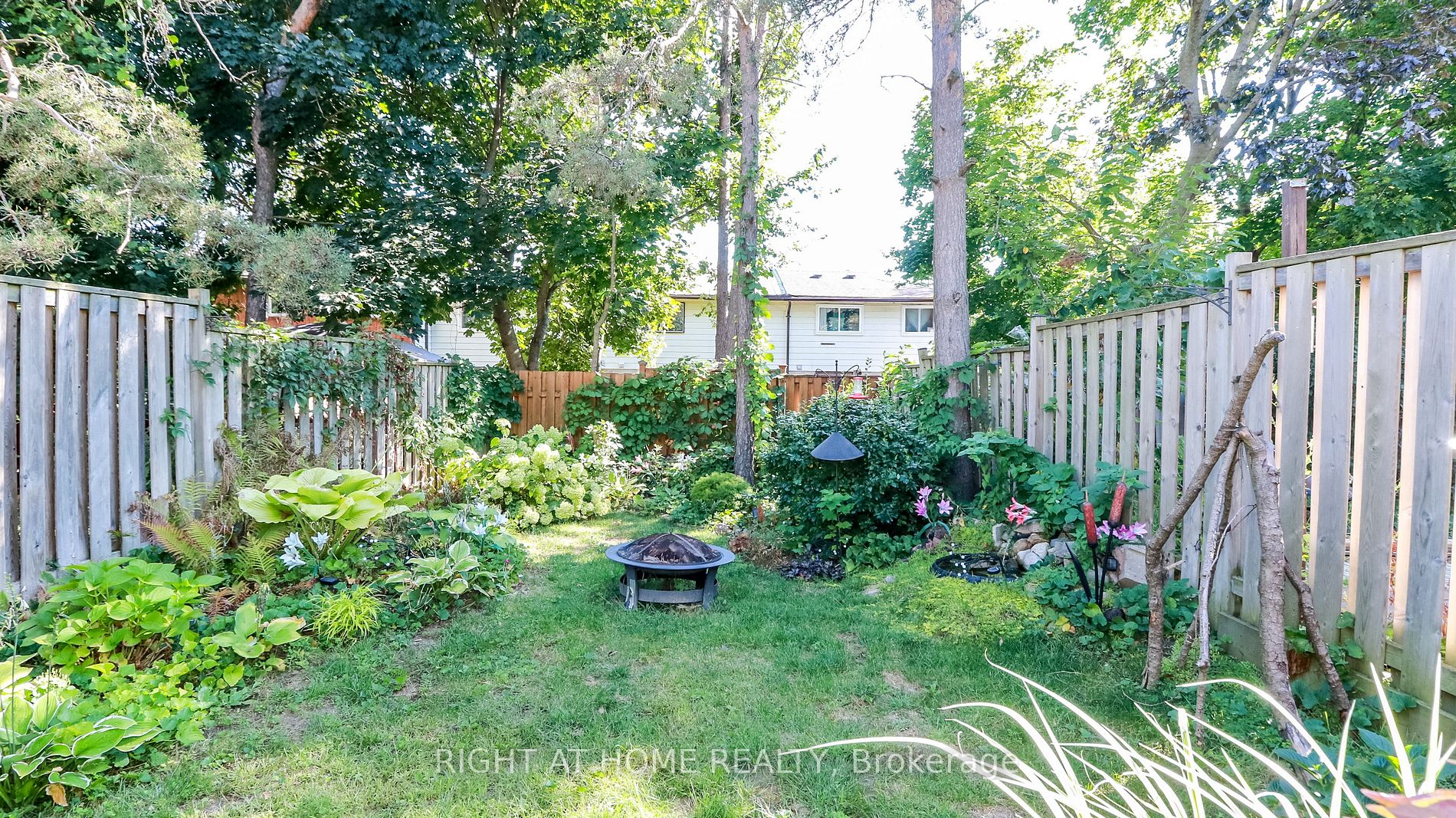 96 Chaucer Cres Property Photo 19