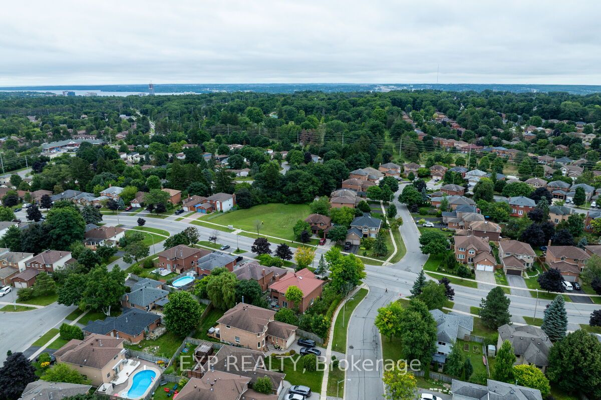 24 Neelands St Property Photo 10