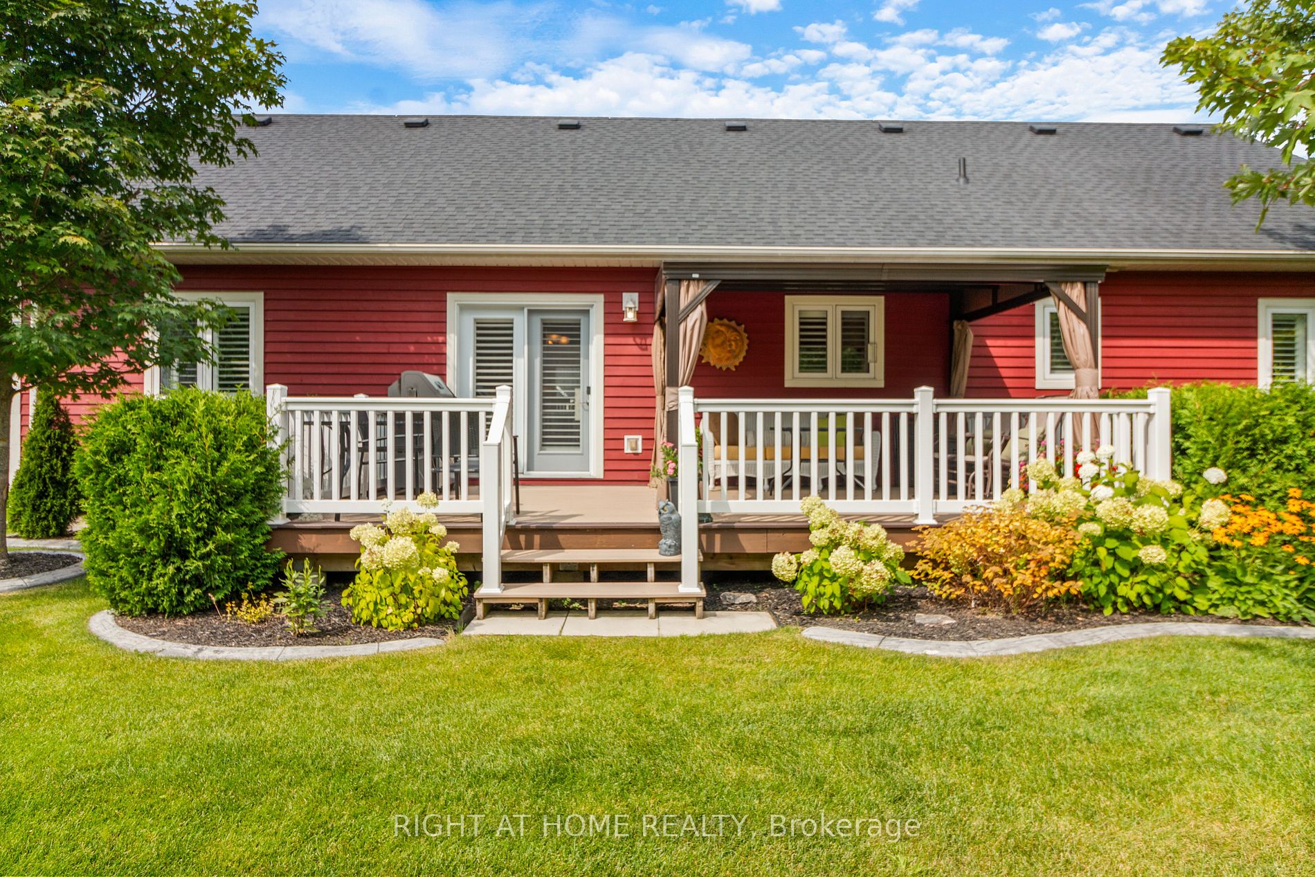 20 Grew Cres Property Photo 9