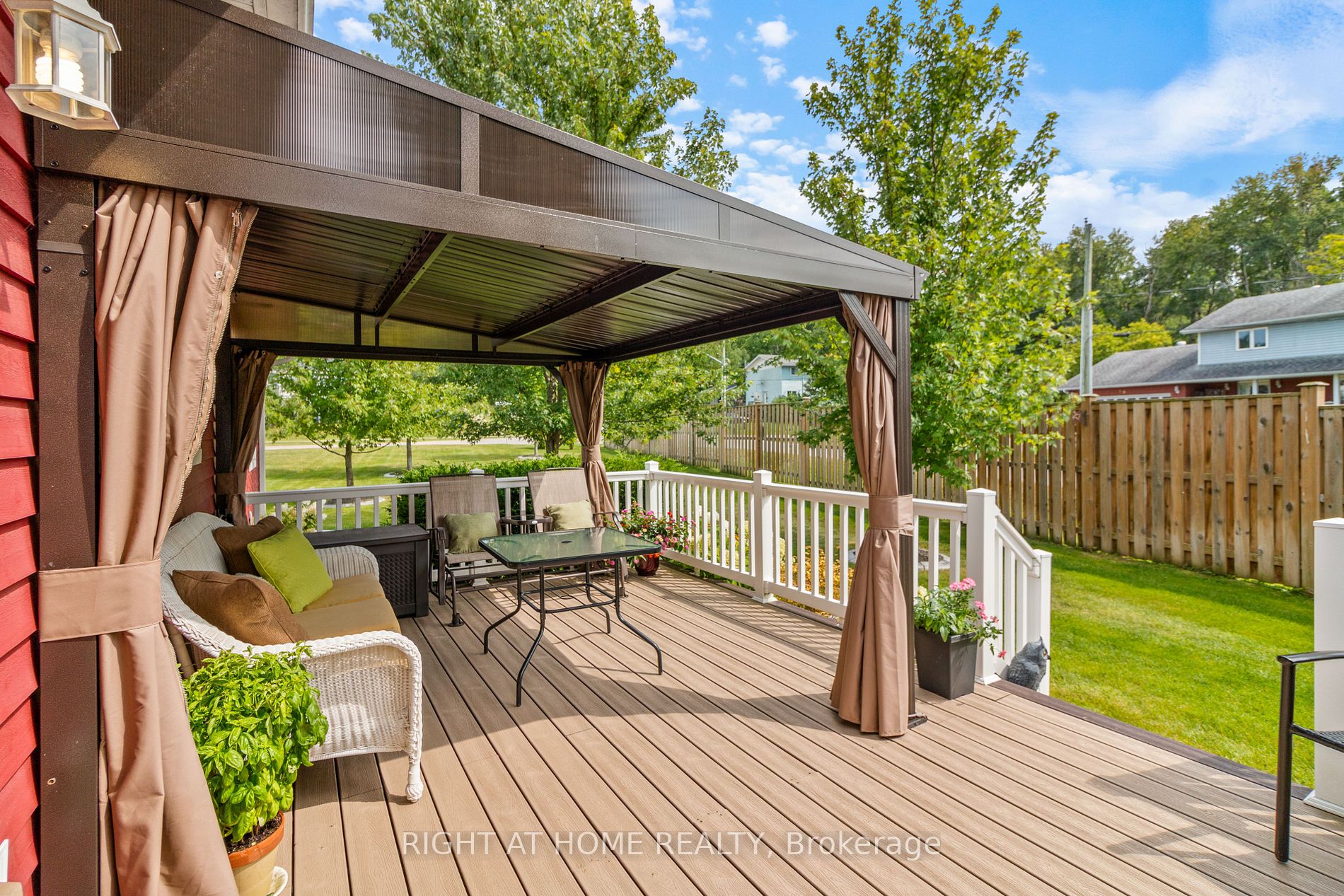 20 Grew Cres Property Photo 10