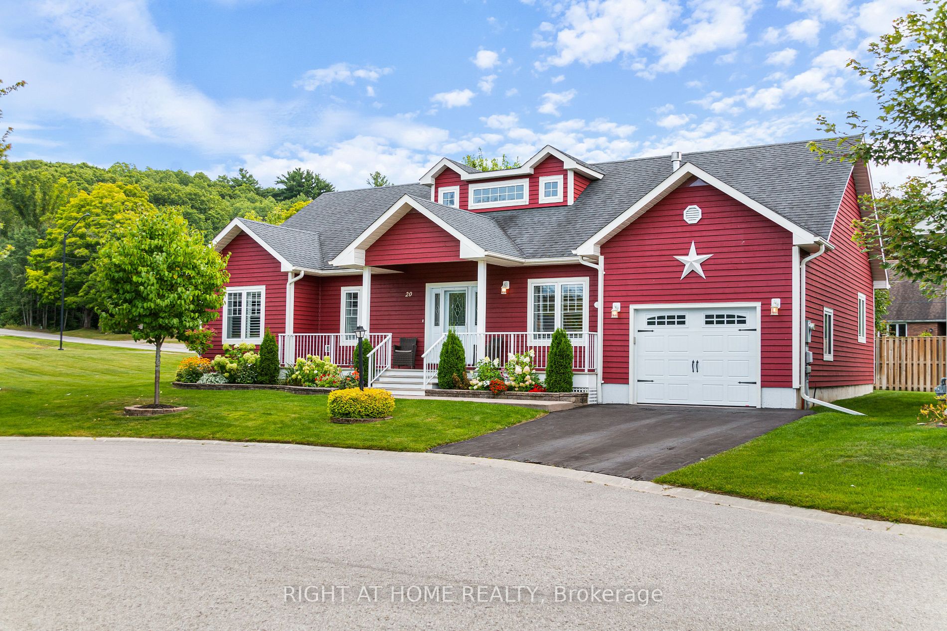 20 Grew Cres Property Photo 12