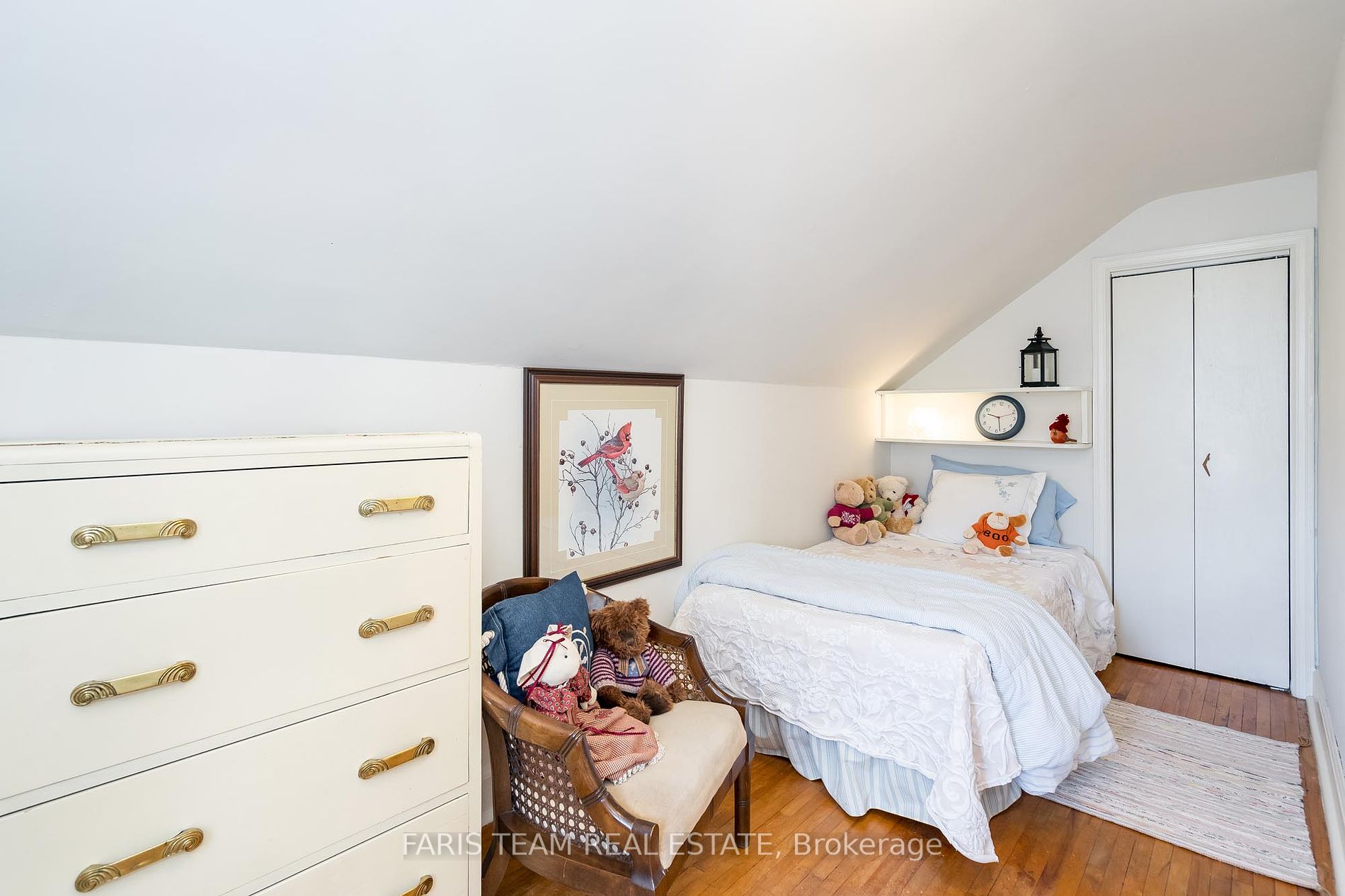 208 Edward St Property Photo 5