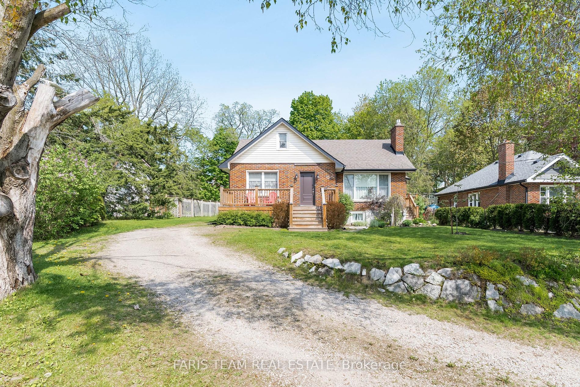 208 Edward St Property Photo 12