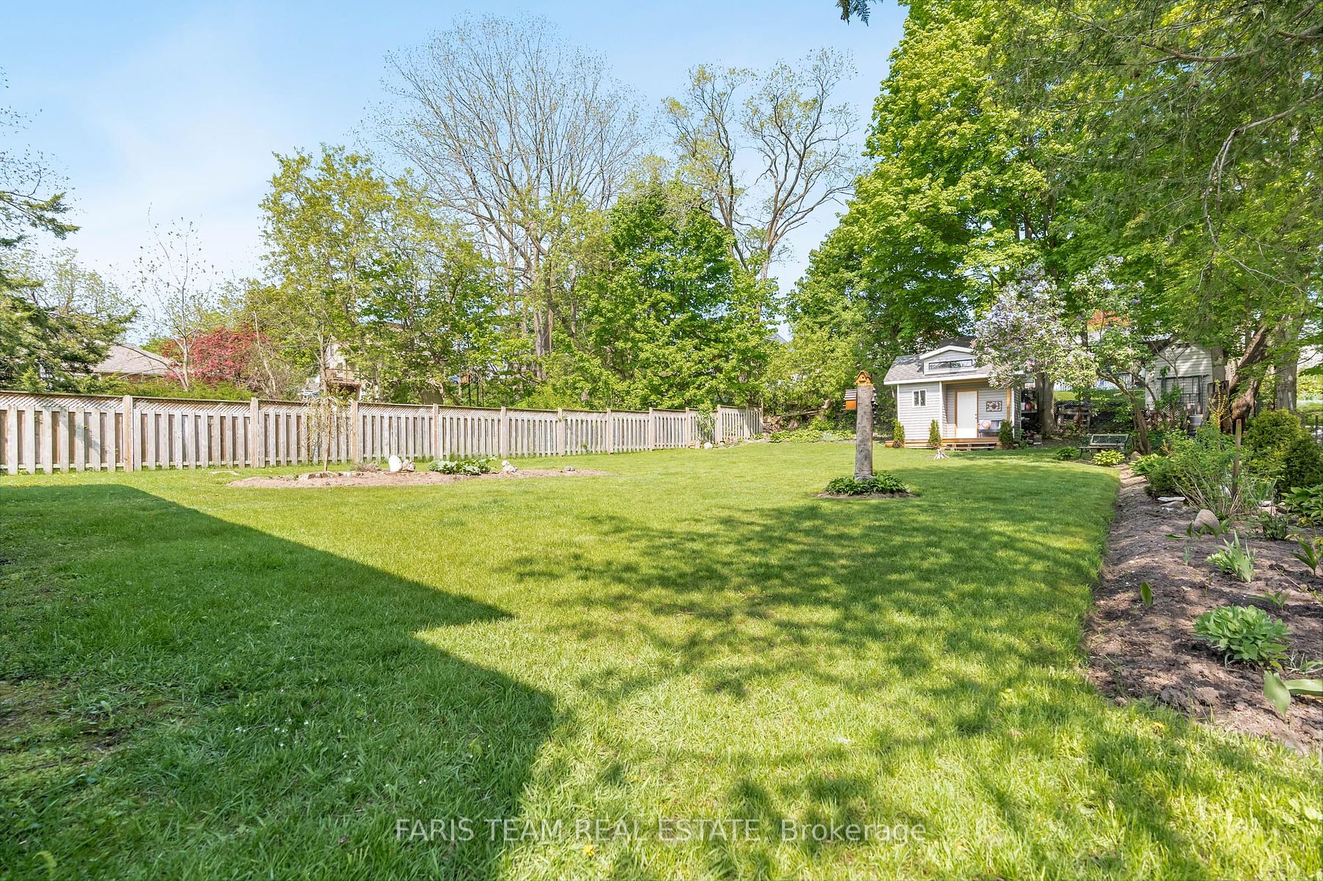 208 Edward St Property Photo 18