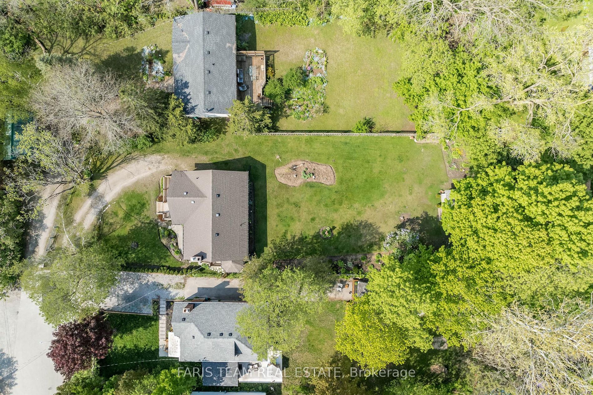 208 Edward St Property Photo 19