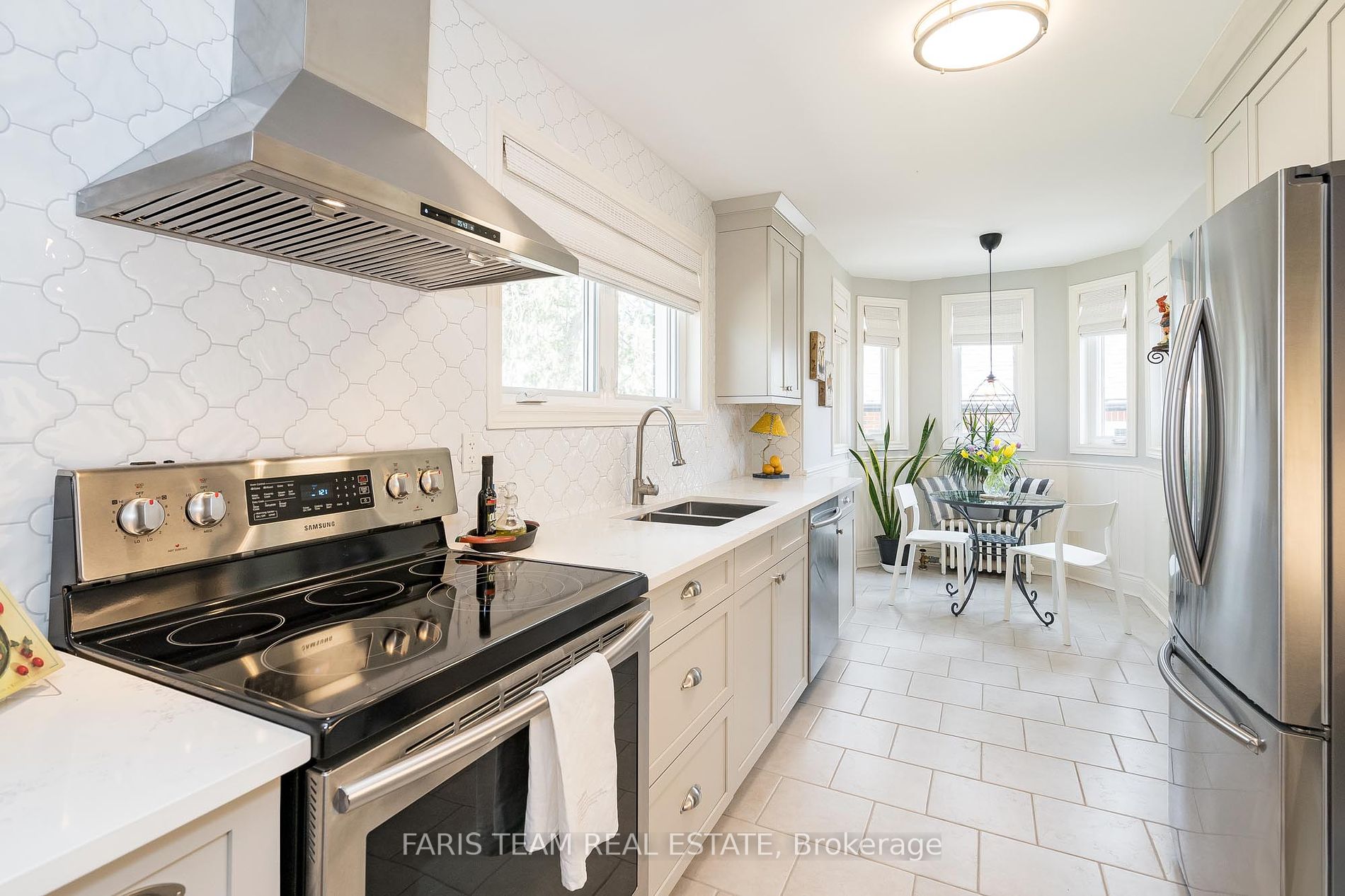 208 Edward St Property Photo 22