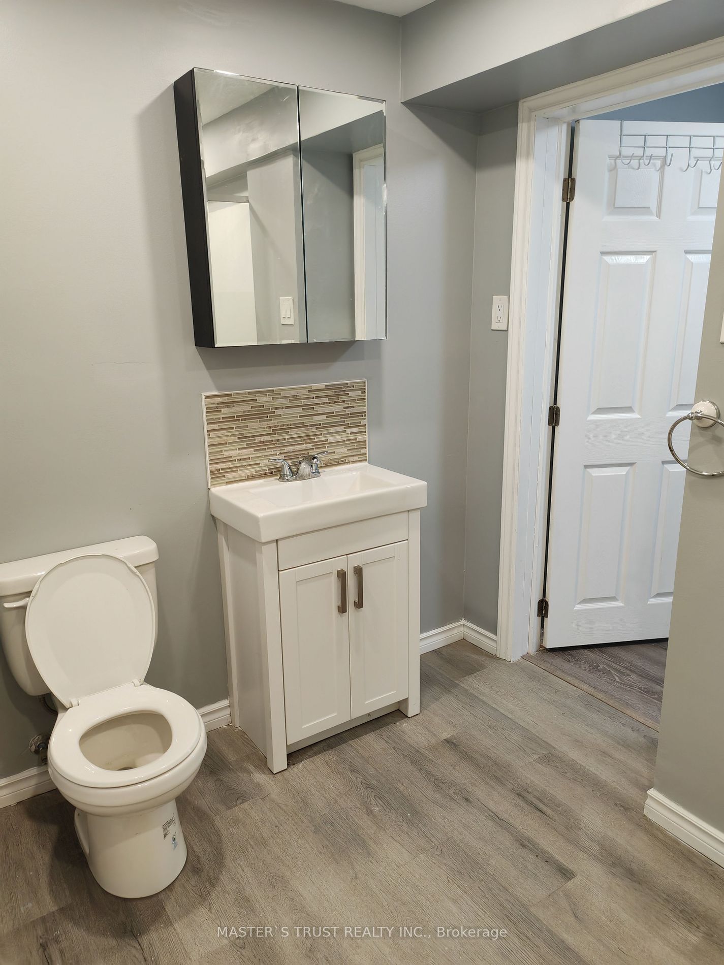 286 Georgian Dr Property Photo 2
