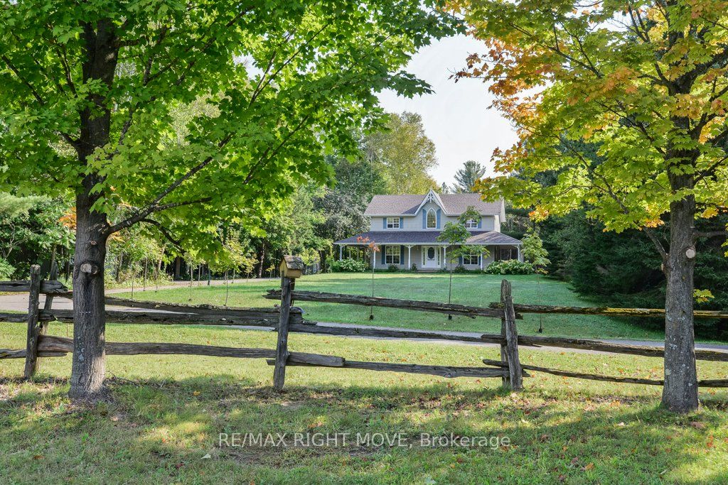 1390 Warminster Sideroad Property Photo 1