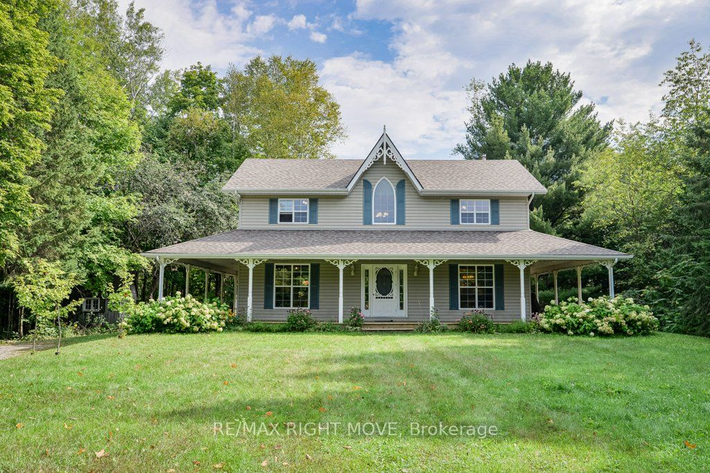 1390 Warminster Sideroad Property Photo 2