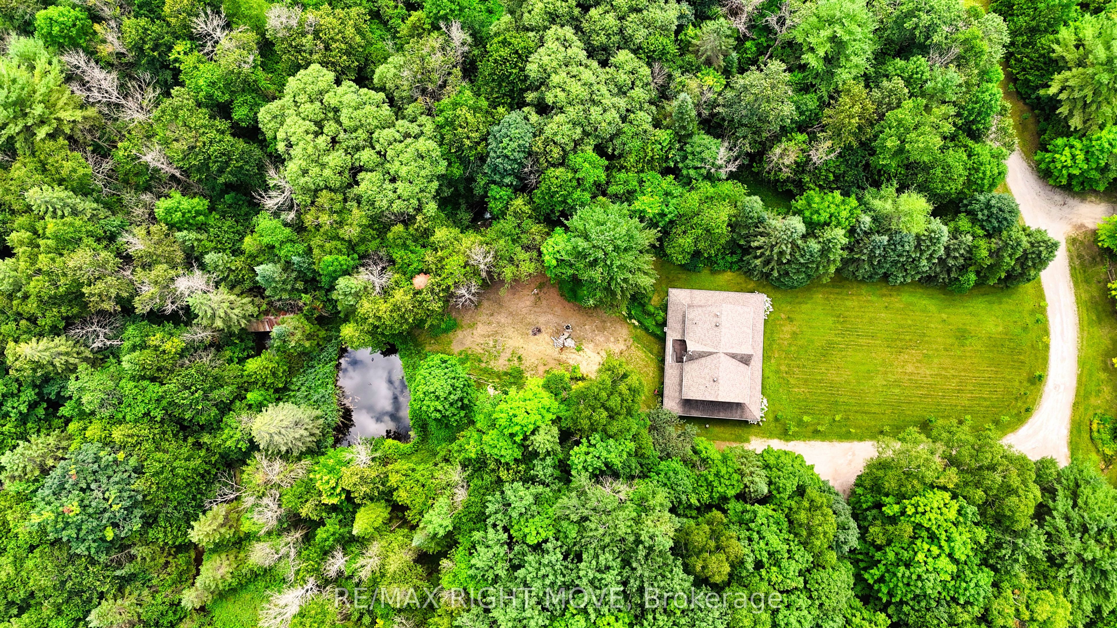 1390 Warminster Sideroad Property Photo 5