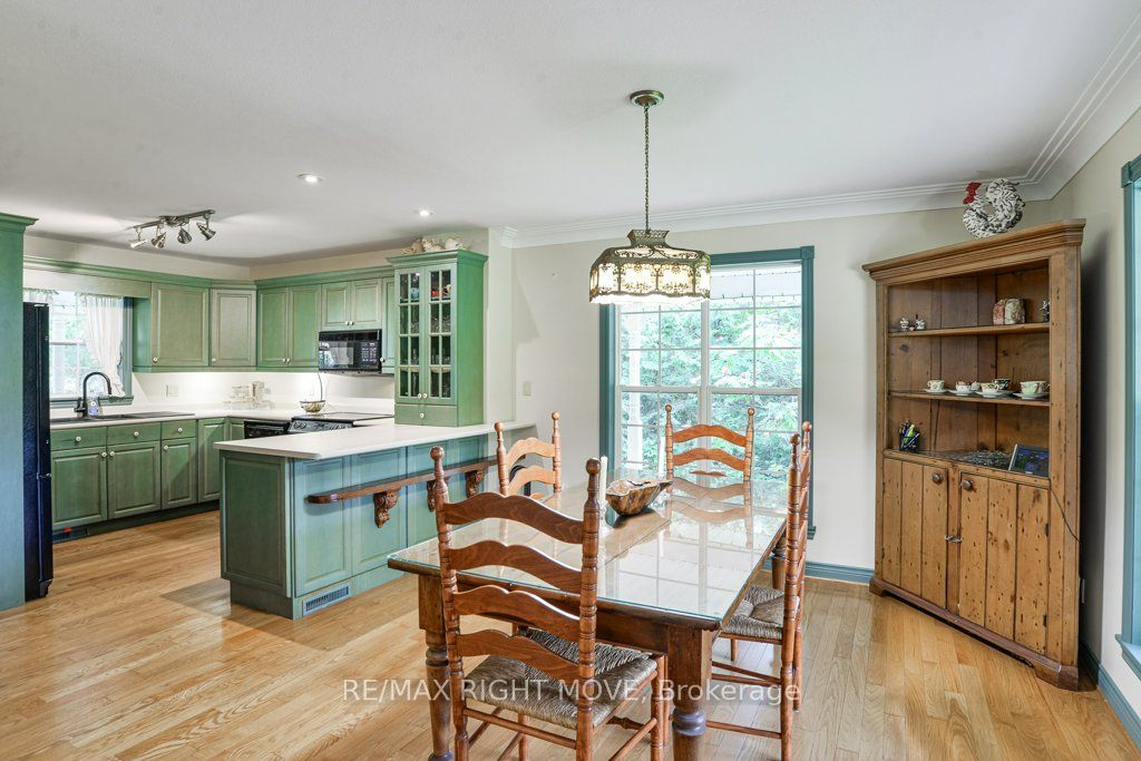 1390 Warminster Sideroad Property Photo 10
