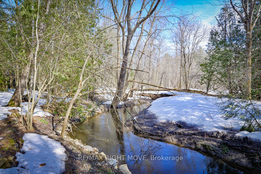 1390 Warminster Sideroad Property Photo 32