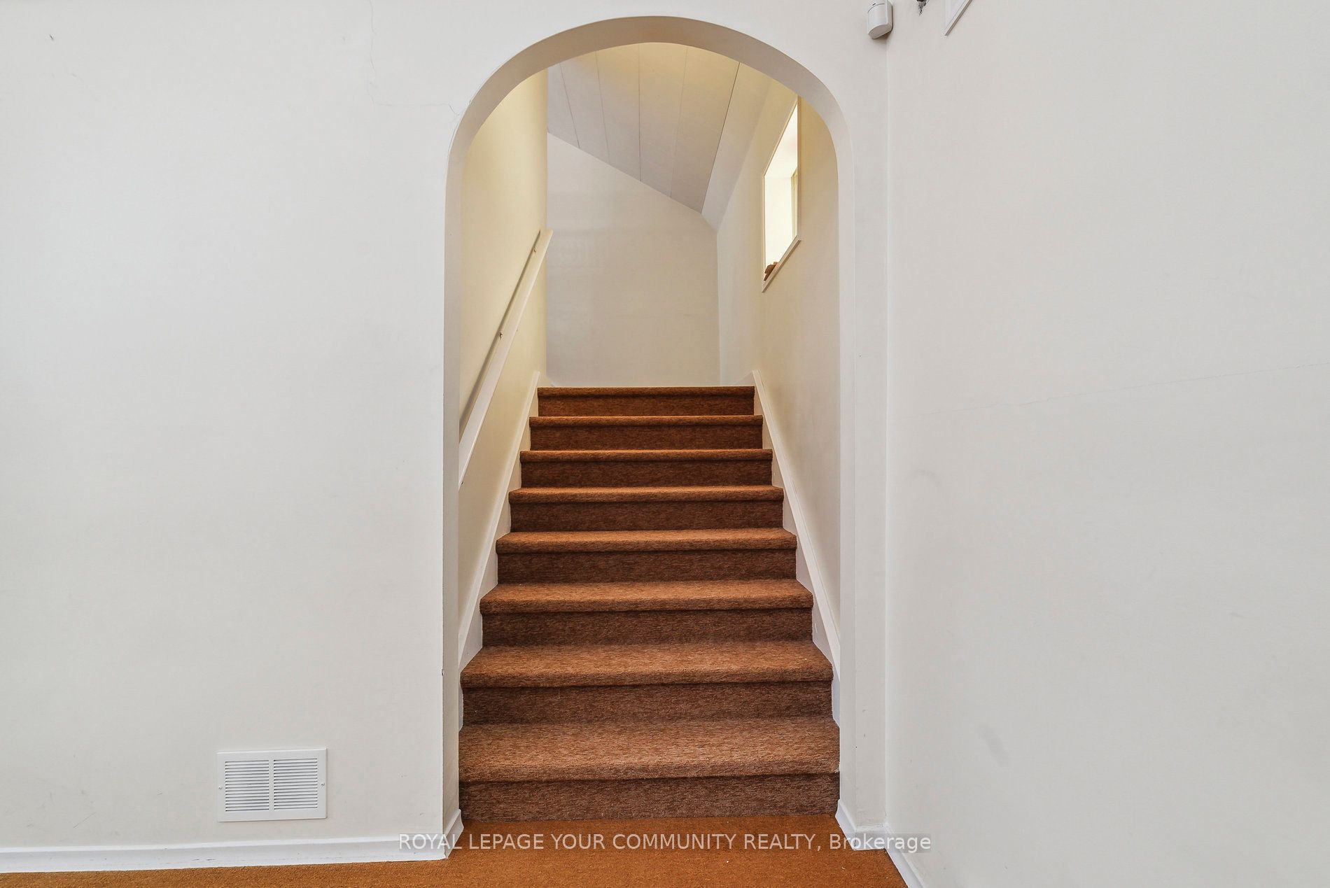 364 Regent St Property Photo 2