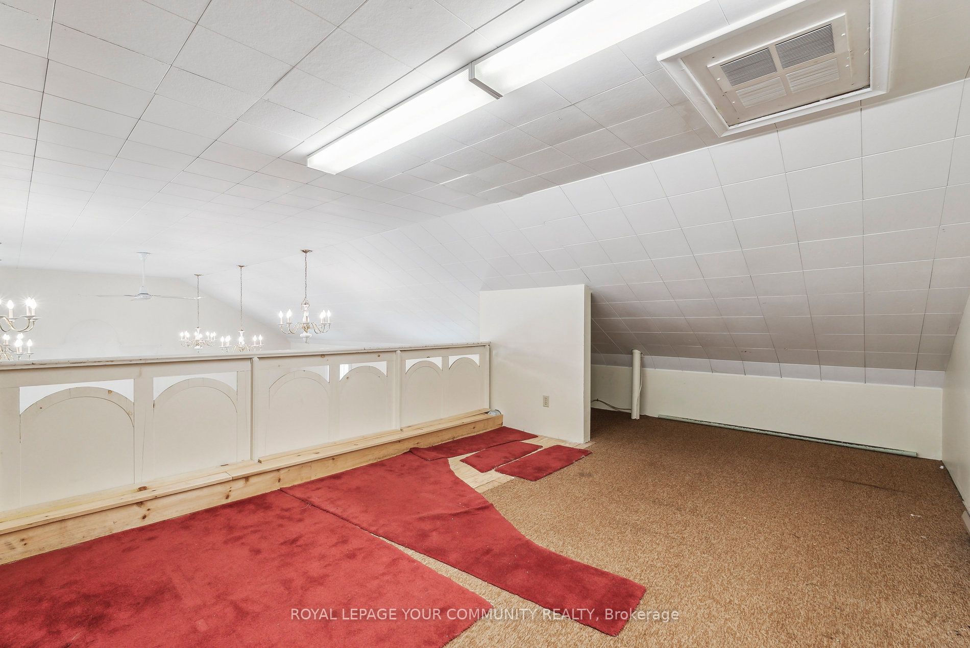 364 Regent St Property Photo 10