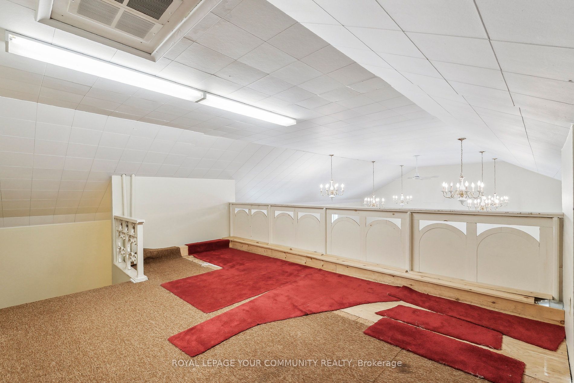 364 Regent St Property Photo 11