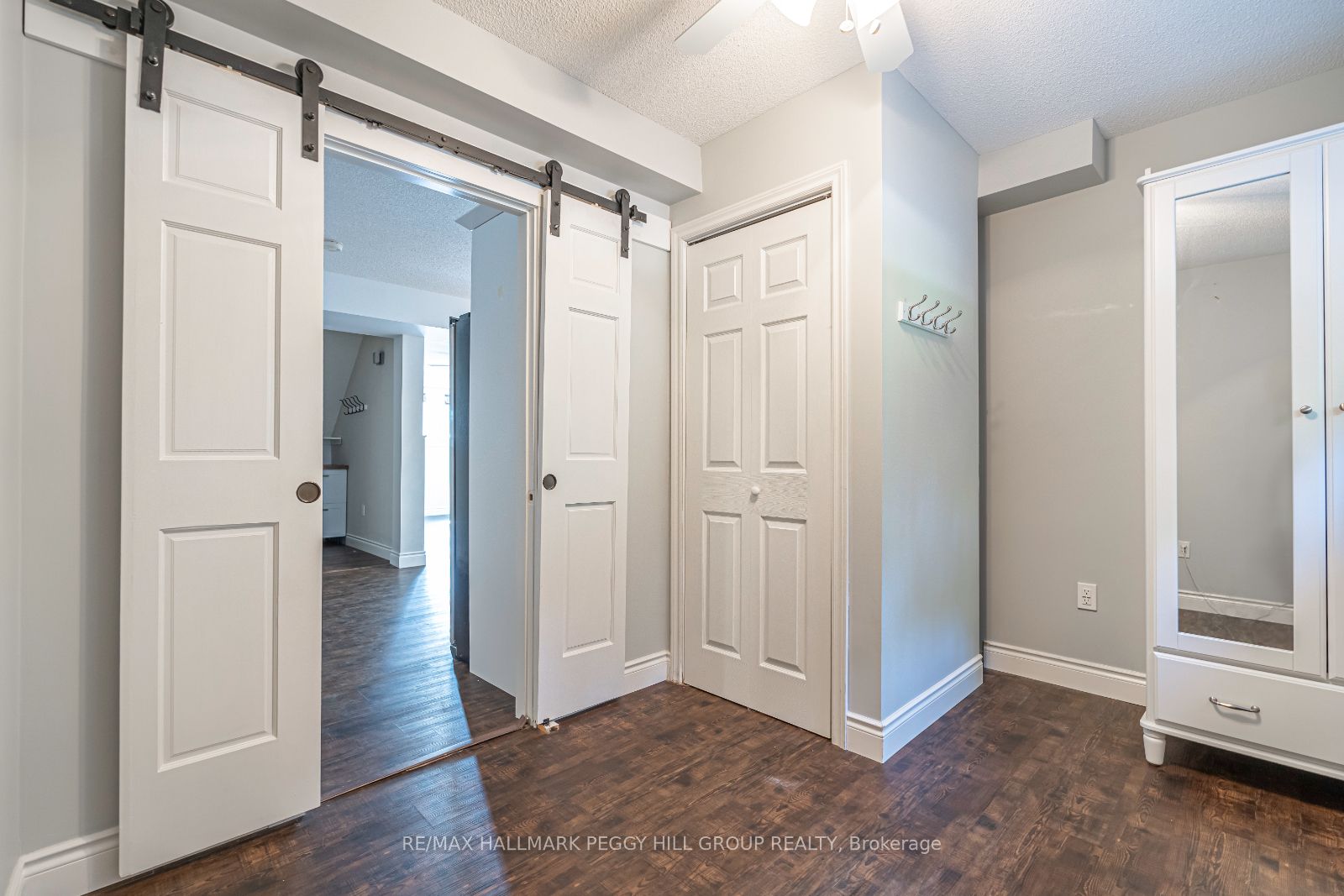 20 Frontier Ave Property Photo 6