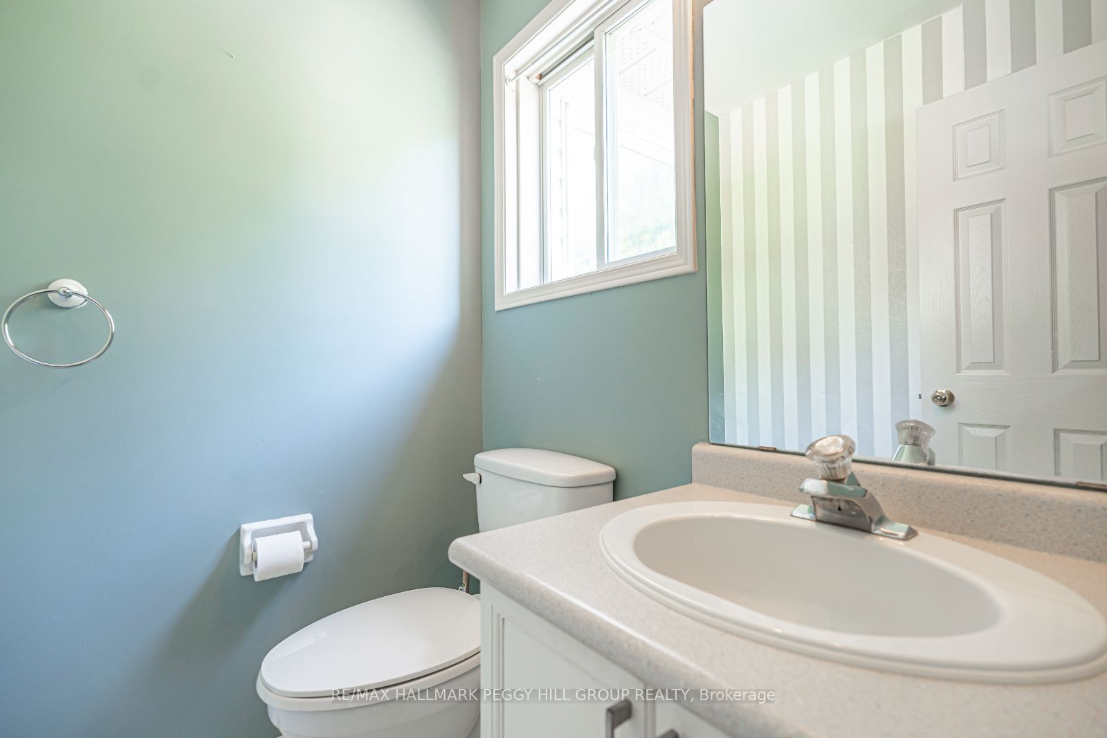 20 Frontier Ave Property Photo 28