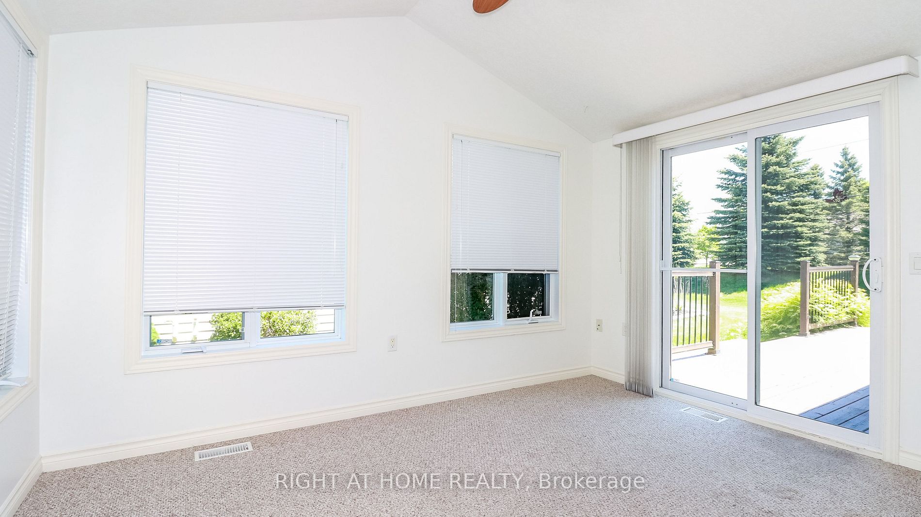 14 Illinois Cres Property Photo 7