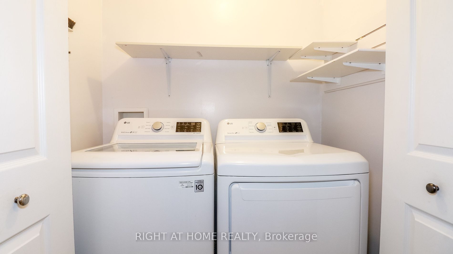 14 Illinois Cres Property Photo 8