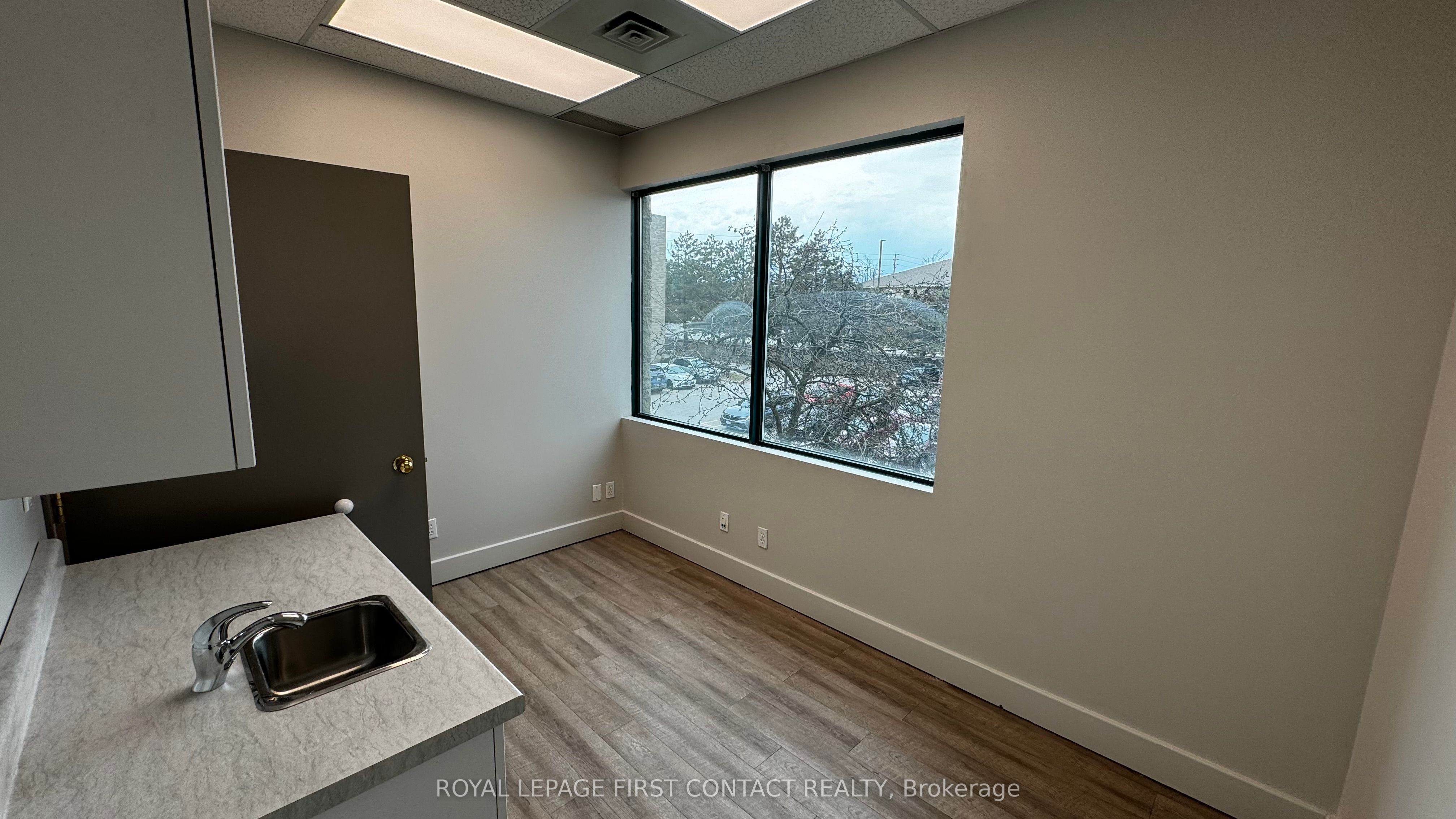 #201d - 190 Cundles Road Property Photo 11