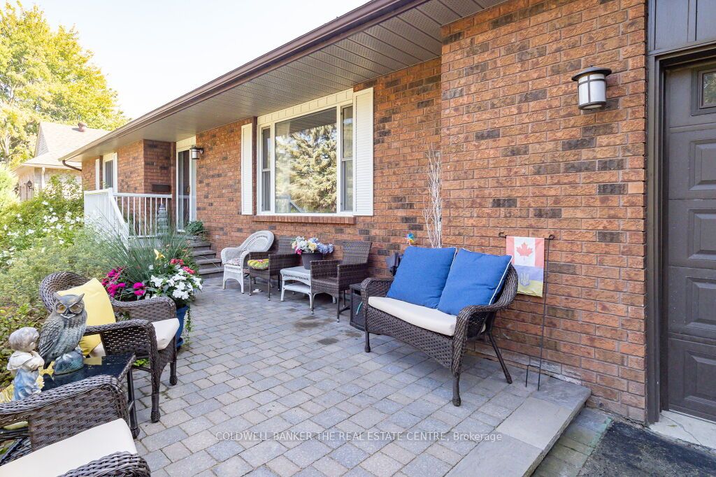 5 Thicketwood Place Property Photo 4