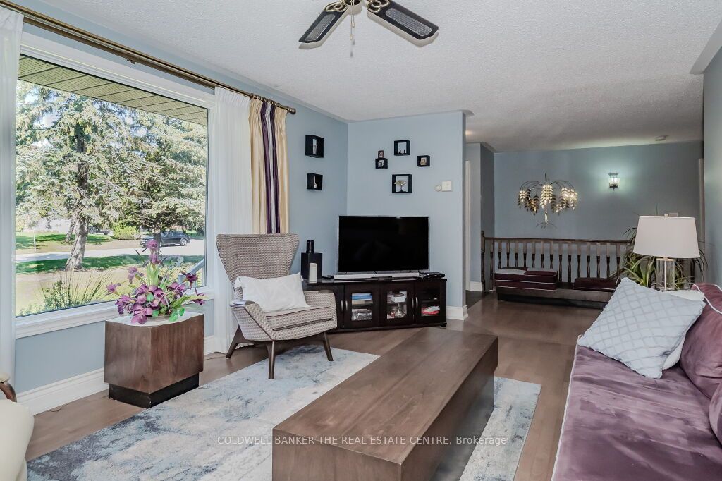 5 Thicketwood Place Property Photo 6