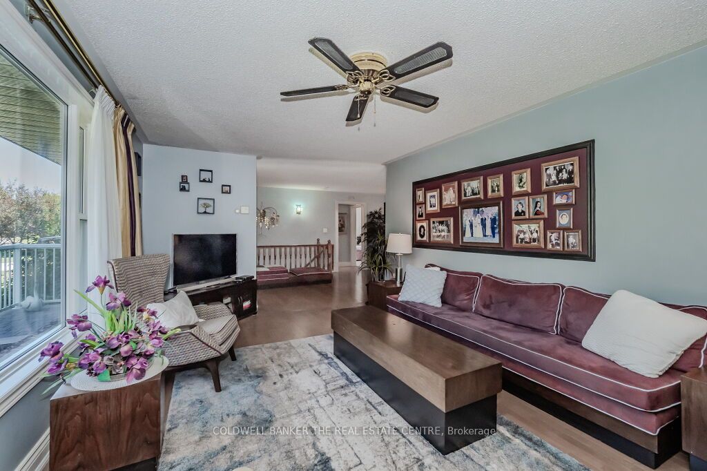 5 Thicketwood Place Property Photo 7