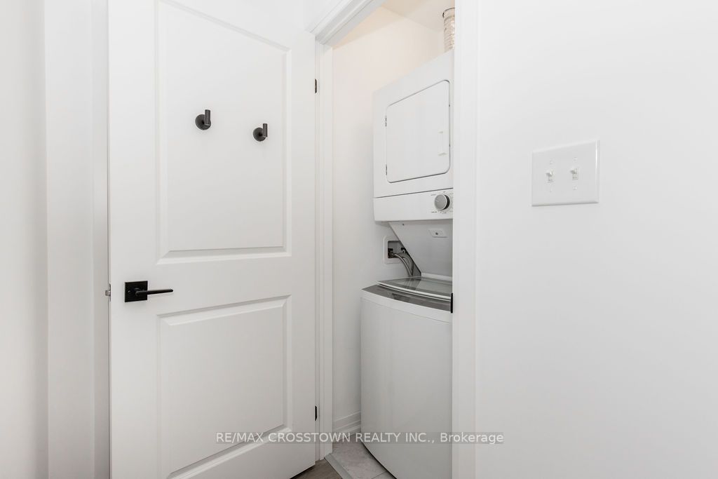 108 Fairlane Ave Property Photo 14