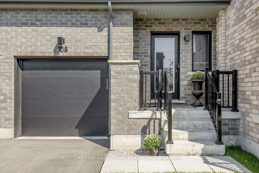 108 Fairlane Ave Property Photo 23