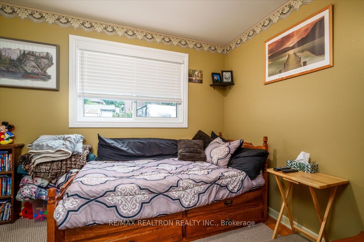 16 Charlbrook Ave Property Photo 9