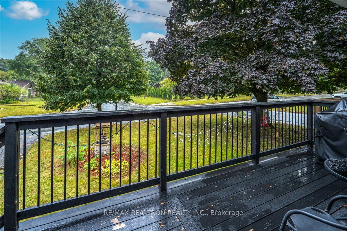 16 Charlbrook Ave Property Photo 12