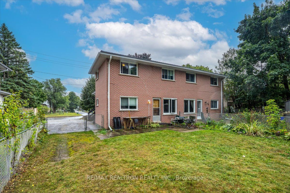 16 Charlbrook Ave Property Photo 16