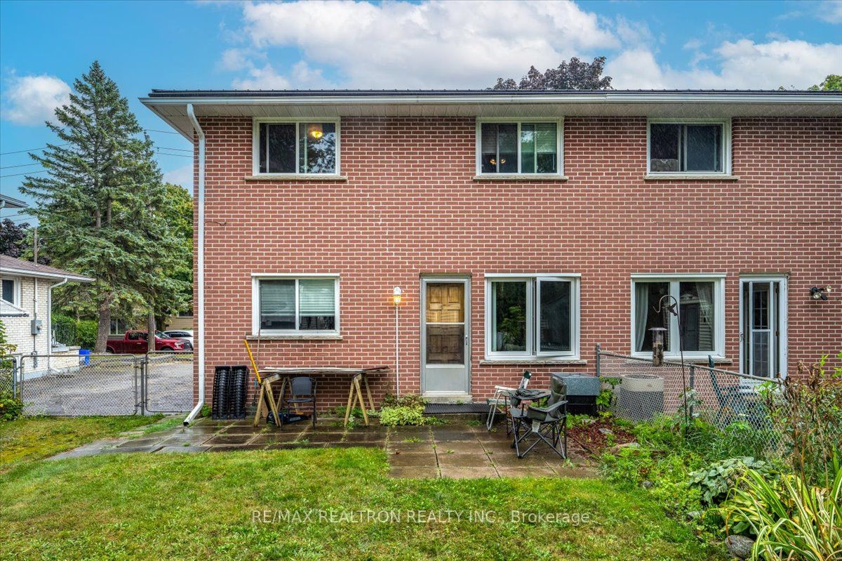 16 Charlbrook Ave Property Photo 17