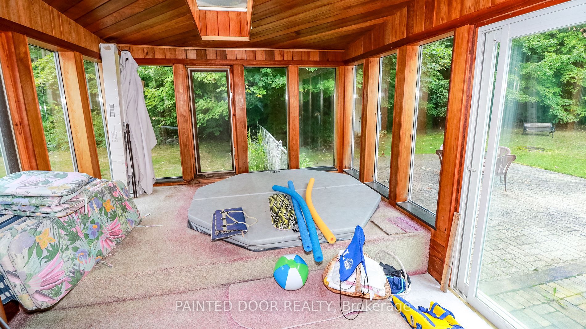 350 5 W Property Photo 6